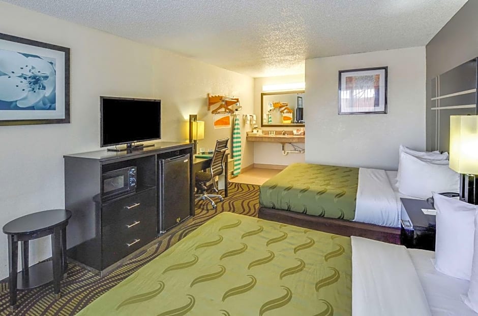 Quality Inn & Suites Hardeeville - Savannah North - Renovated with Hot Breakfast Included