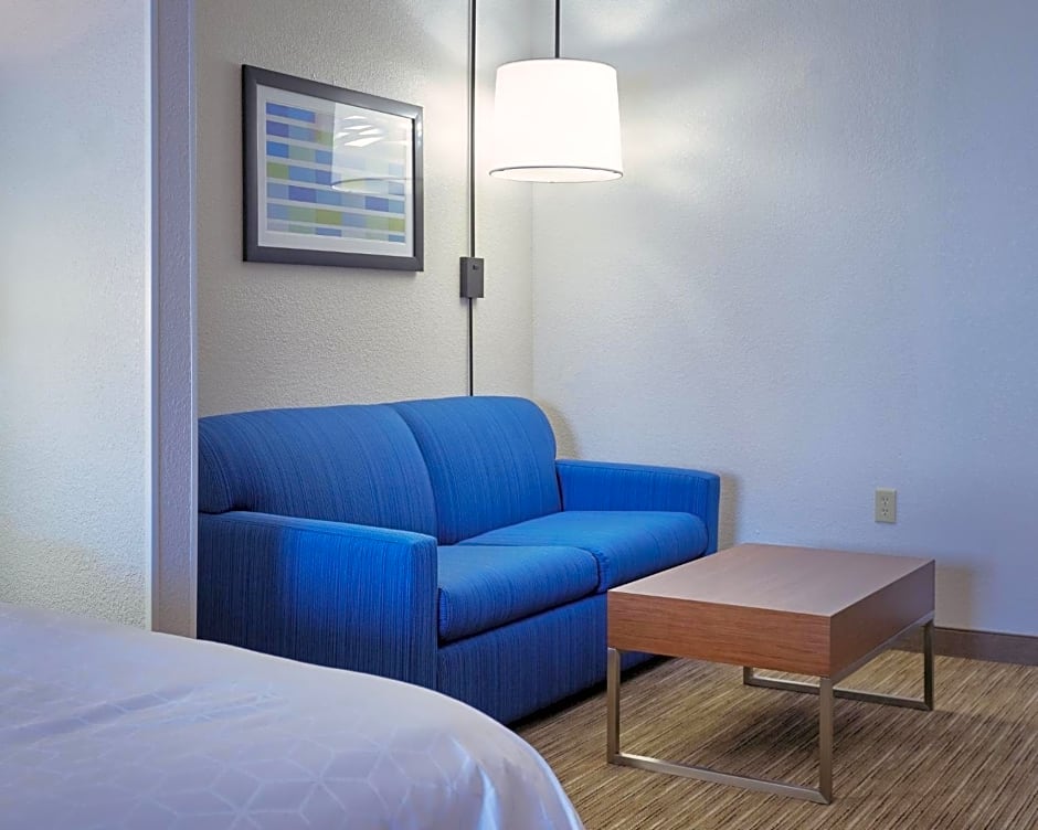 Holiday Inn Express Hotel and Suites Akron South-Airport Area By IHG