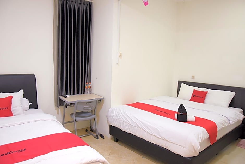 RedDoorz near GOR Satria Purwokerto