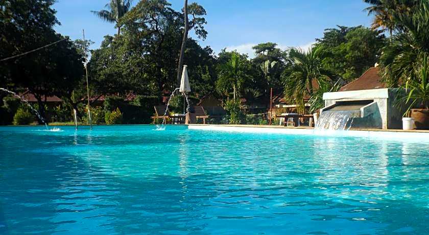 Lanta Long Beach Hostel