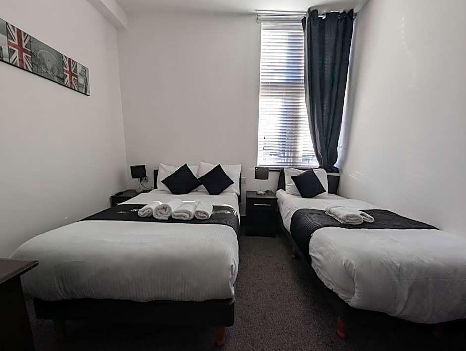 OYO Firs Lodge London Heathrow