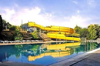 Akay Garden Family Club