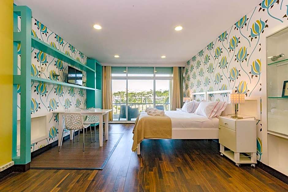 Rent4Rest Estoril Beachfront Apartments