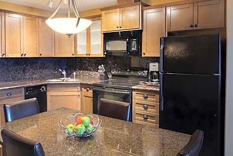 Two-Bedroom Suite with King Bed and Queen Bed