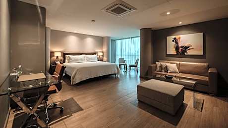 Junior Suite Deluxe city view