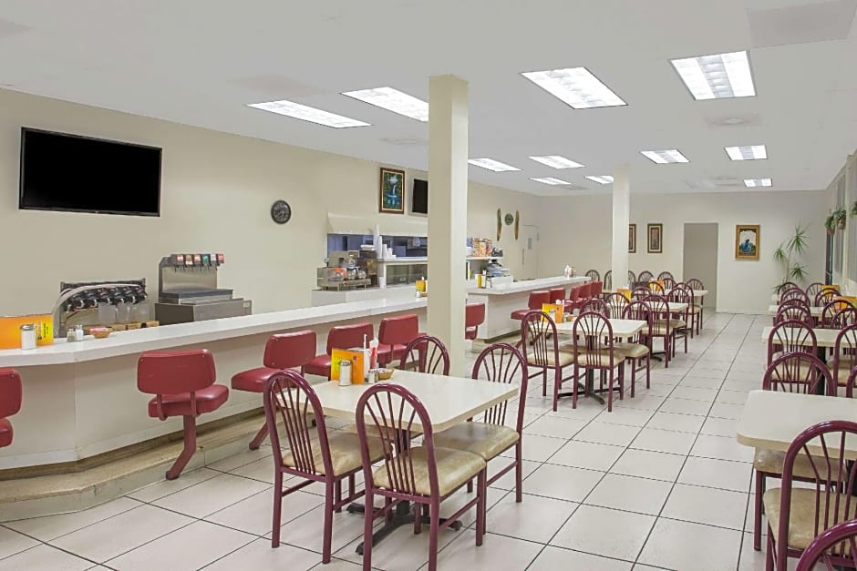Knights Inn Pico Rivera