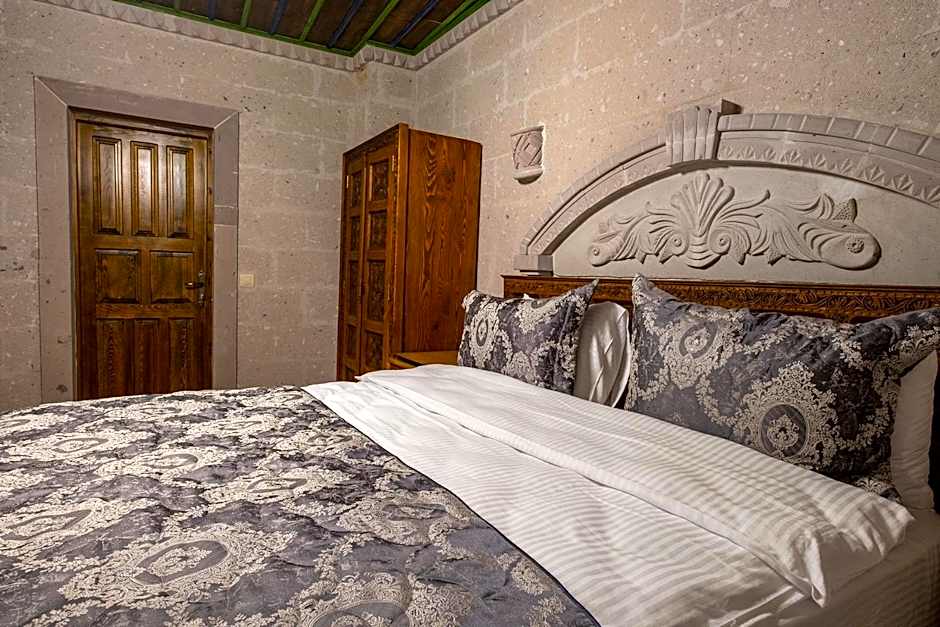 Underground Cave Suites Hotel