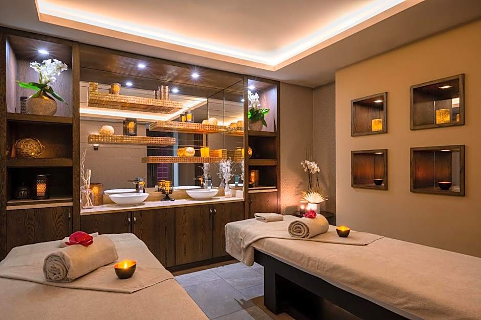 Tiara Miramar Beach Hotel & Spa