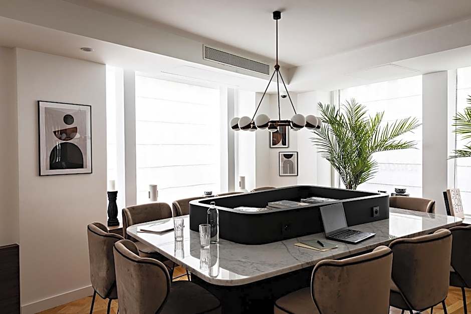 Holiday Inn Paris Palais de lElysee, an IHG Hotel By IHG