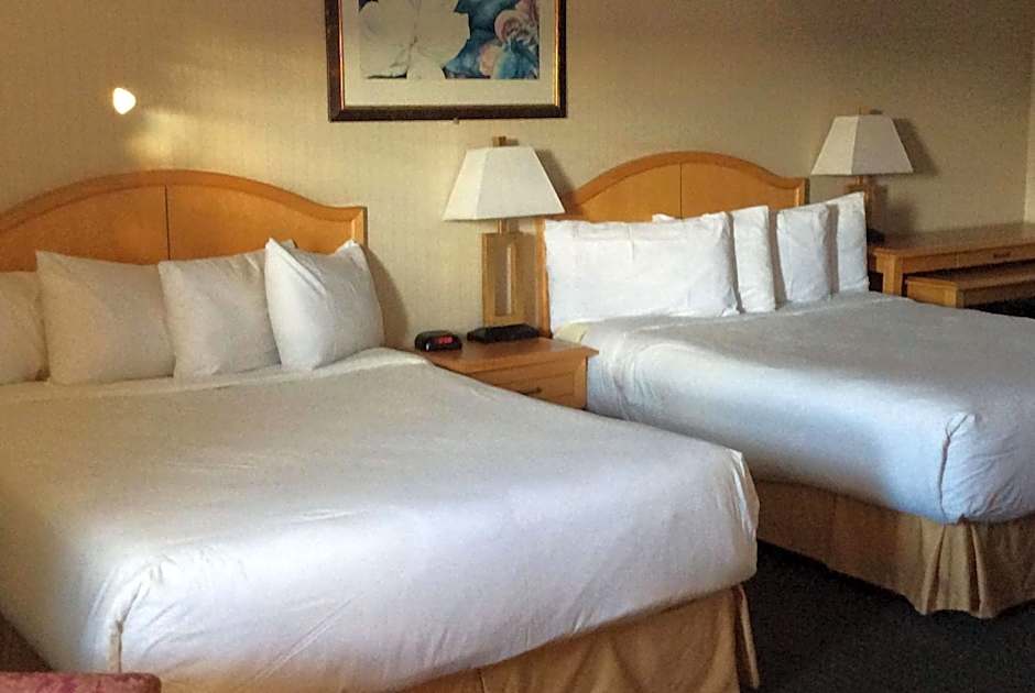 Travelodge by Wyndham Dawson Creek