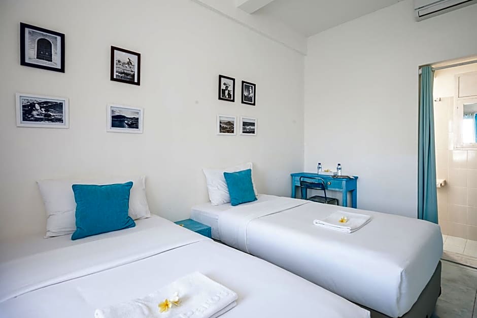 Paras Paros Marina Lodge