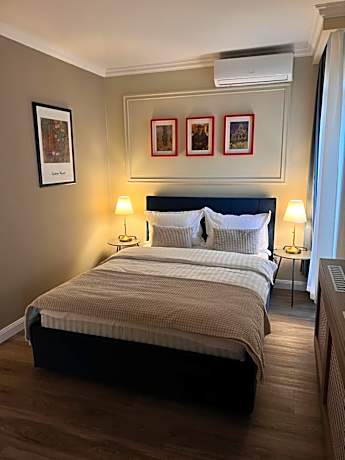 Studio with Sofa Bed