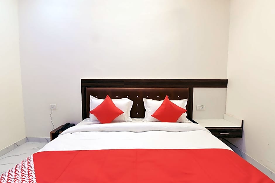 Hotel O The Signature Hotel Near Iskcon Temple Noida
