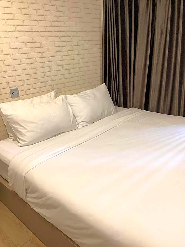 Charurat Suite Hotel