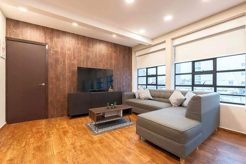 401 Location 3Bdrm 2bath apt with AC Rooftop