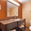 La Quinta Inn & Suites by Wyndham Lackawanna - Buffalo