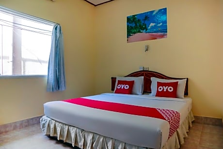 OYO 681 Paradise Hotel