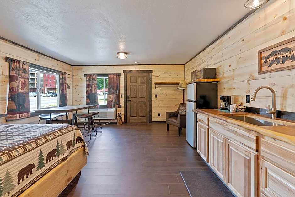 Lake Village Lodge