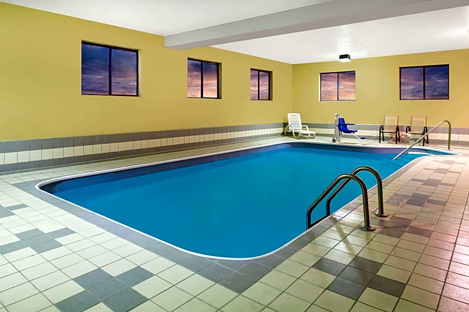 Hotel 7 Inn Anna