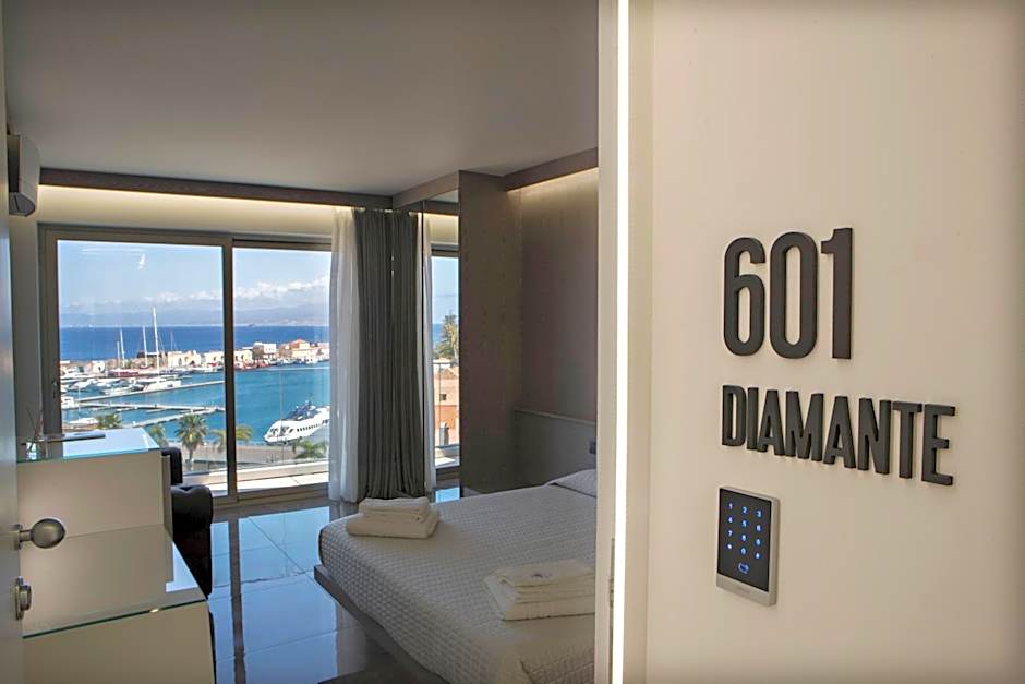 Upper - Boutique Hotel