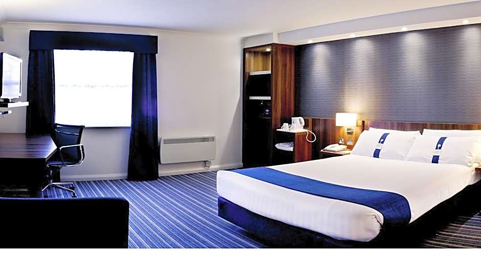 Holiday Inn Express Glenrothes By IHG