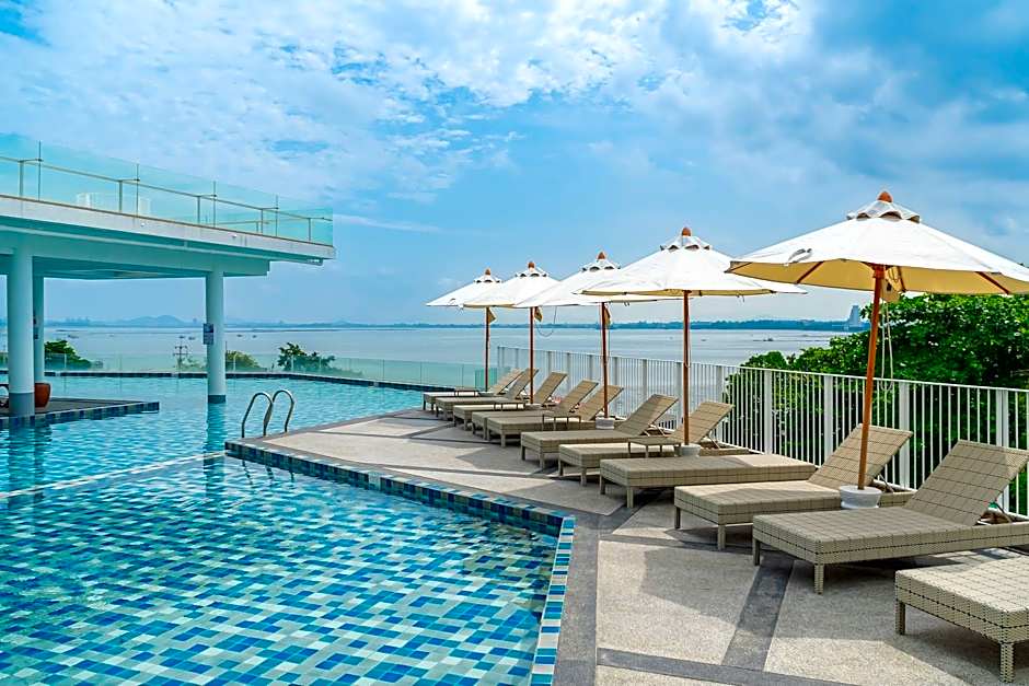 Tsix5 Phenomenal Hotel Pattaya