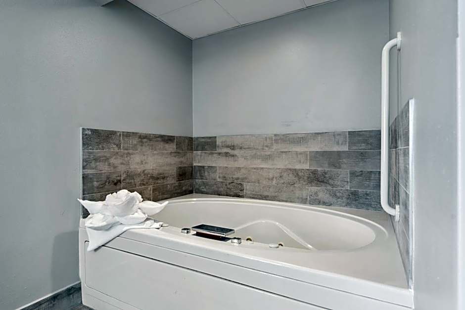 AmericInn by Wyndham Wisconsin Dells