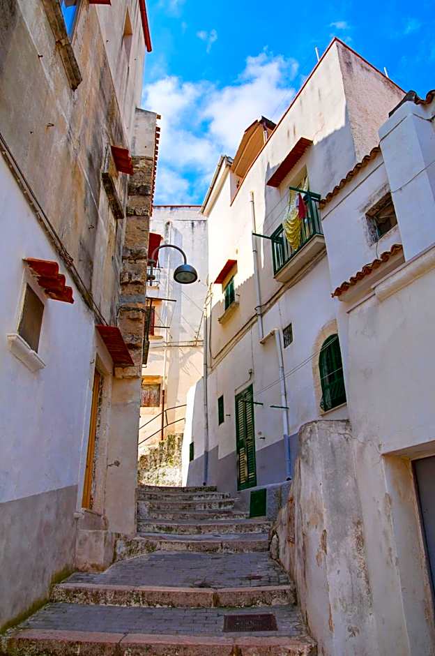 B&B Marina Sleep And Ship