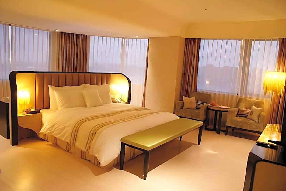 Monarch Skyline International Hotel