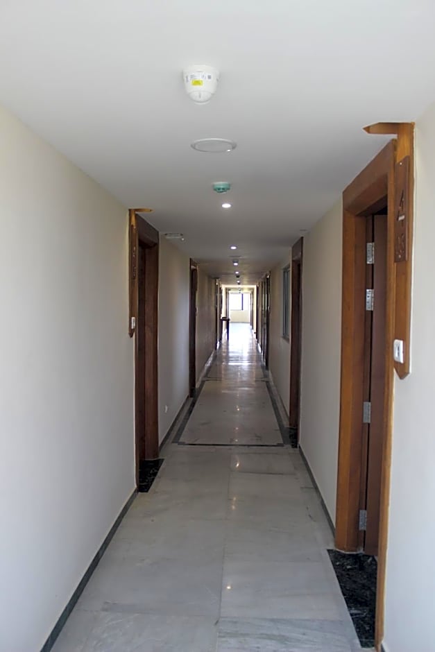 Hotel Saratharajans