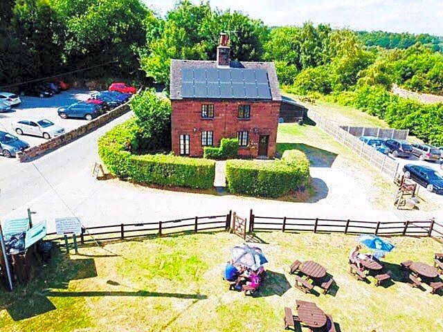 The Raddle Inn Log Cabins