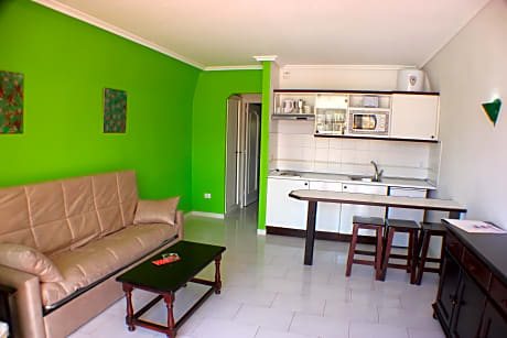 apartment with pool view 2 ADULTS + 2 CHILDREN