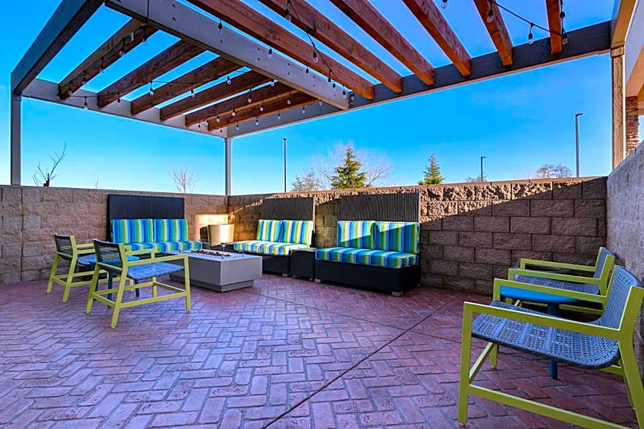 Home2 Suites by Hilton Redding