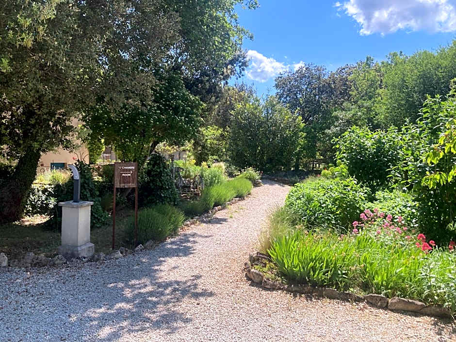 Clos des Lavandes - Chambres et Suites de charme climatisées-Luberon