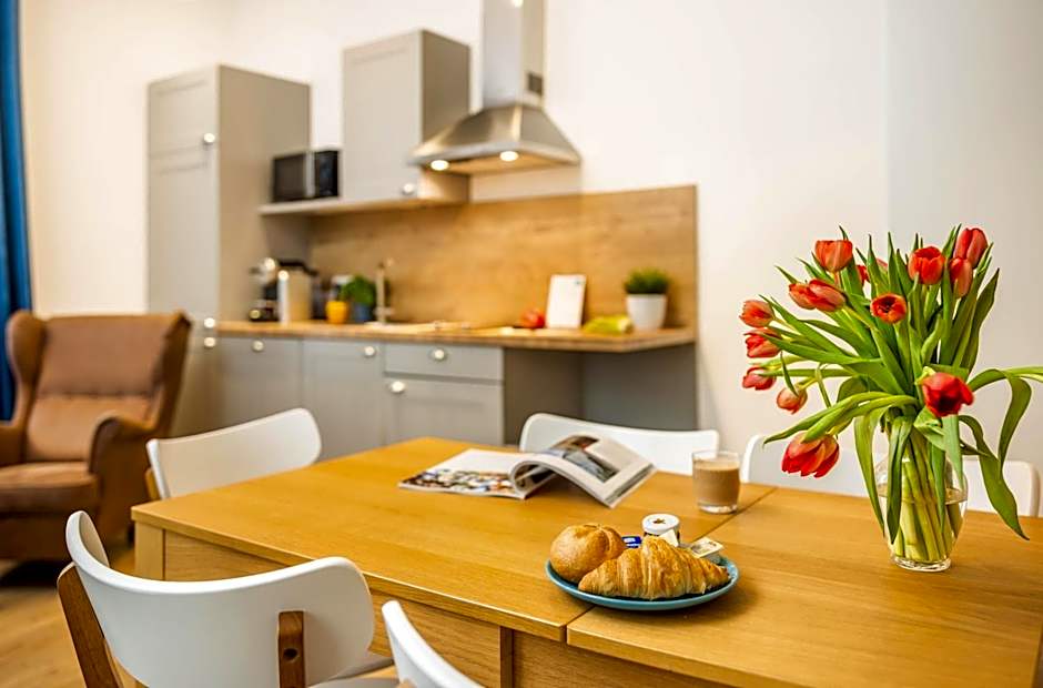 Jimmy's Apartments Emerald