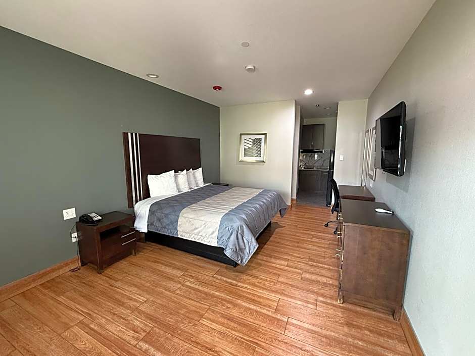 Scottish Inn & Suites - IAH Airport