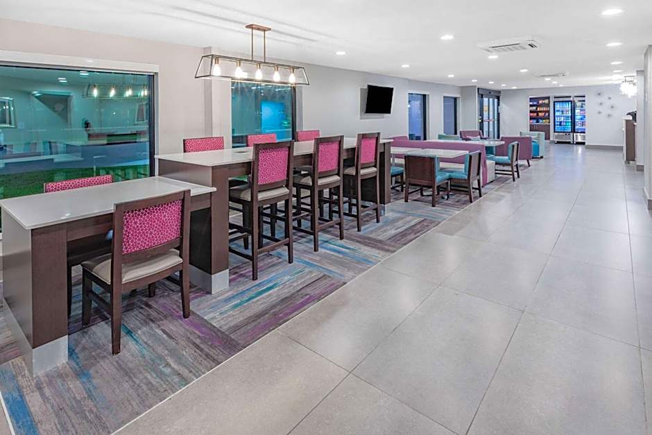 La Quinta Inn & Suites by Wyndham Houston Southwest