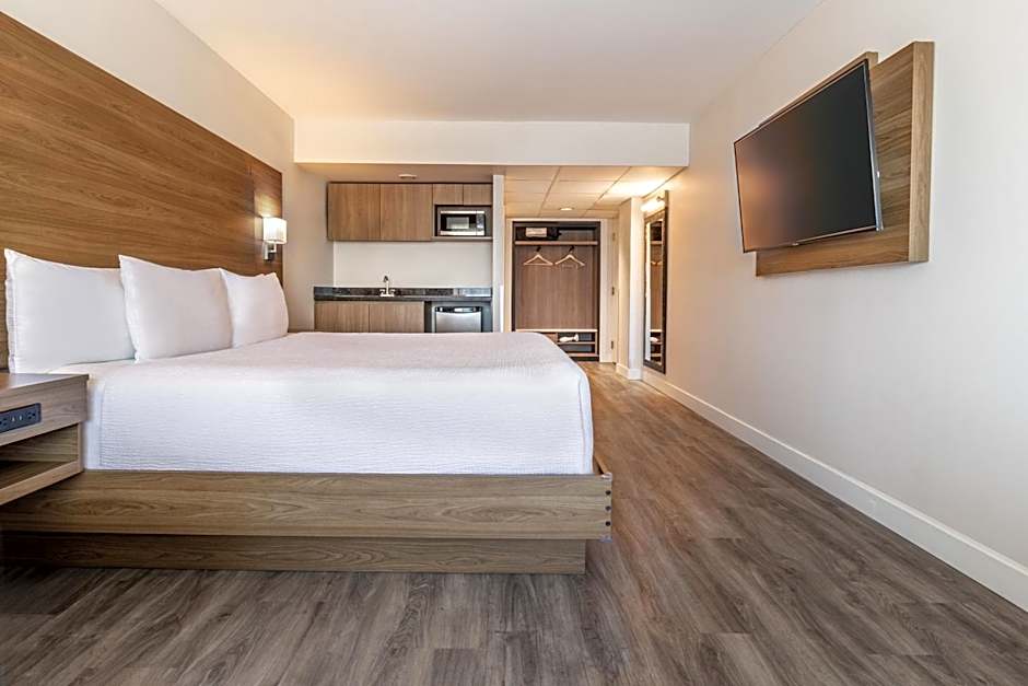 Atrium Hotel Vancouver