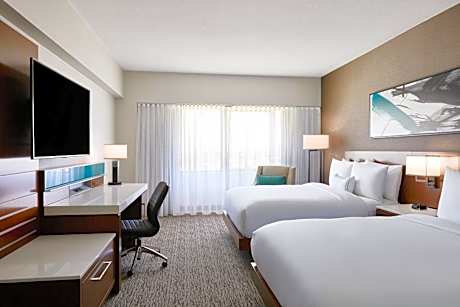 Queen Room with Two Queen Beds and Roll-In Shower - Mobility and Hearing Accessible