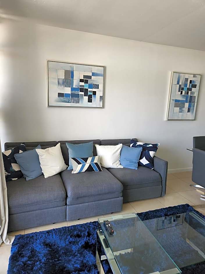 Wonderful 1 bedroom condo in Midtown.