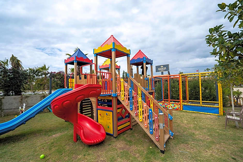 Arnor De Luxe Hotel & Spa