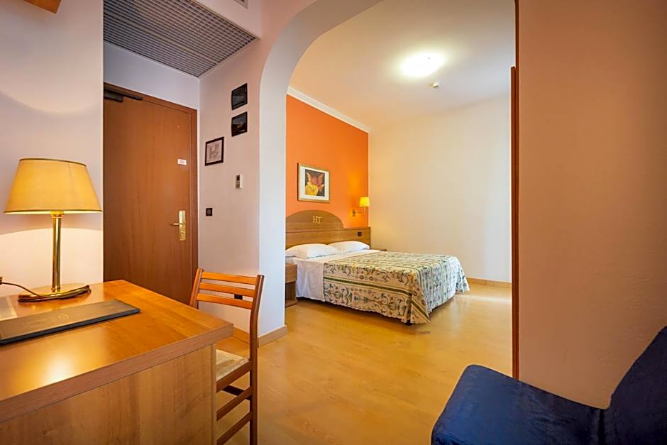 Hotel Tritone