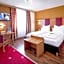 Tiptop Hotel Burgschmiet Garni
