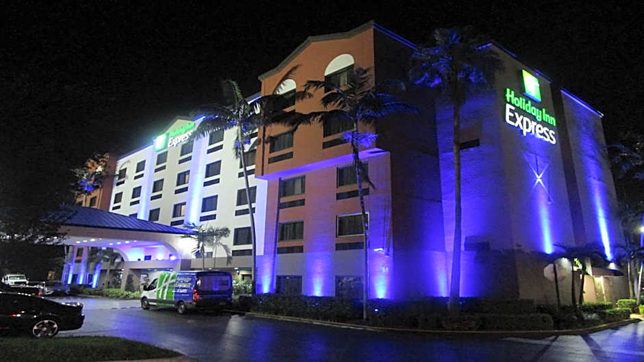 Holiday Inn Express and Suites Fort Lauderdale Airport West By IHG