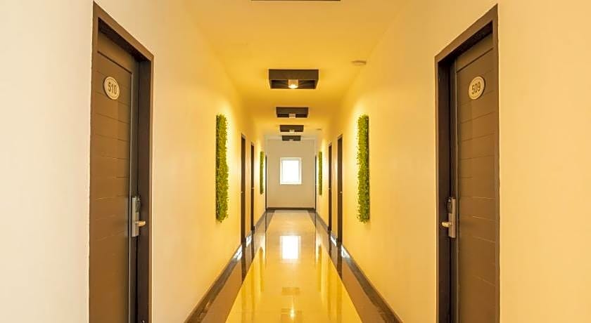 Intouch Riverside Hotel