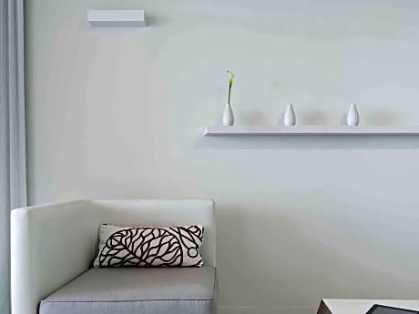 SUPERIOR Suite - One King Bed, panoramic vie w of the sea and Bay of Cannes with terraces