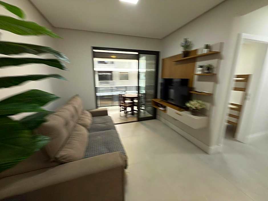 Cód 87 - Apartamento a 150 metros do mar!