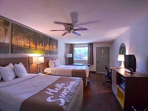 Days Inn & Suites by Wyndham Peachtree City