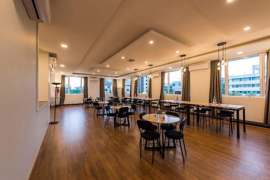 Super Townhouse 014 MG Road, Bangalore – Bangalore, MN