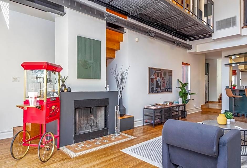 Warehouse Style Loft near Yorkville